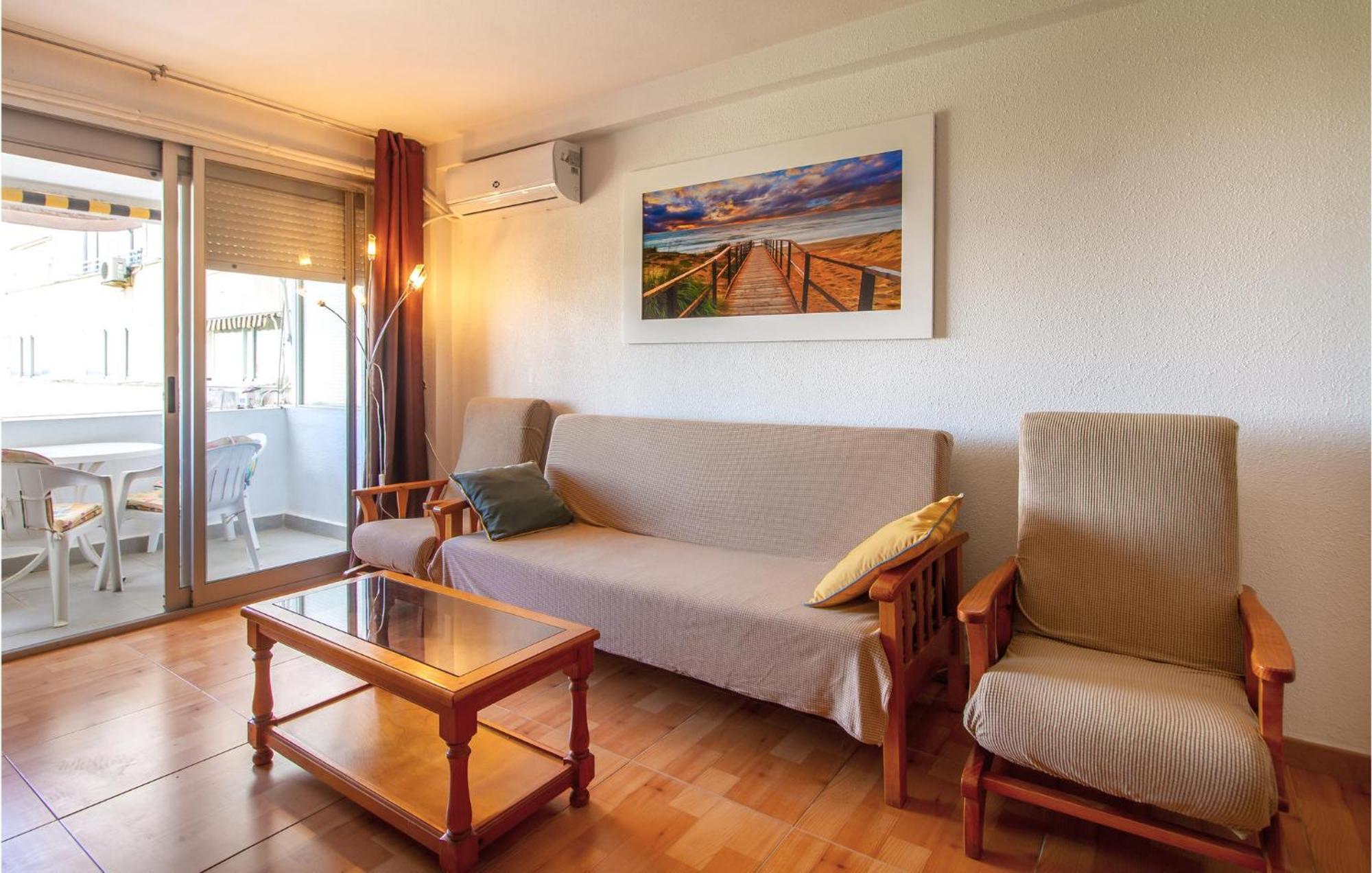 Stunning Apartment In Gandia With Kitchen Екстериор снимка